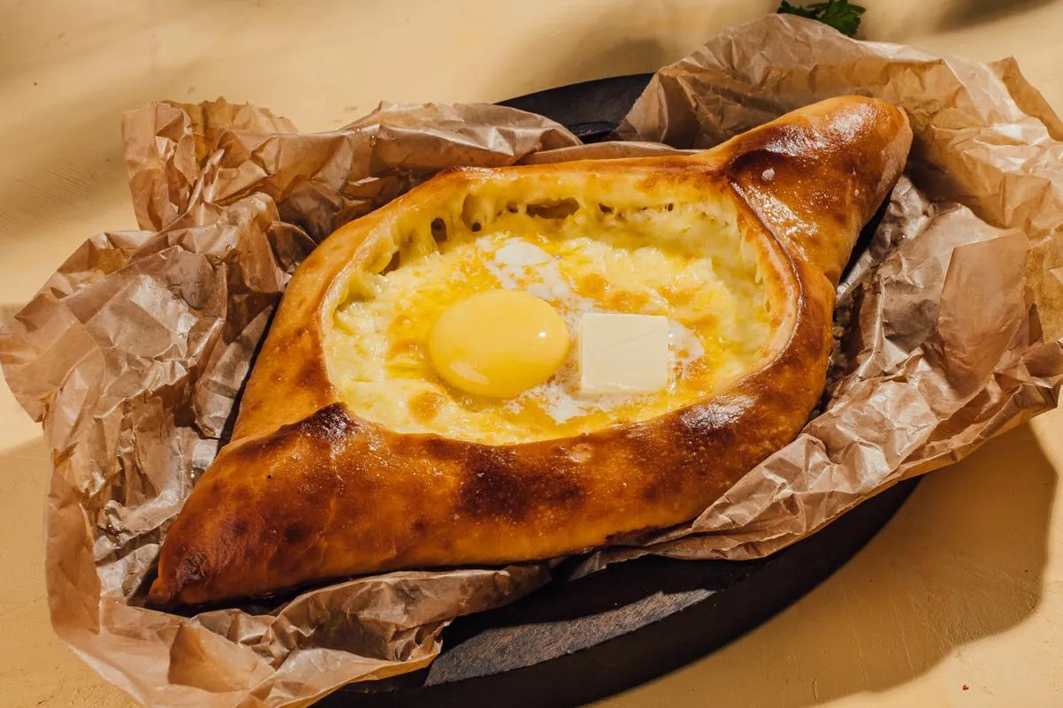 Хачапури по-аджарски